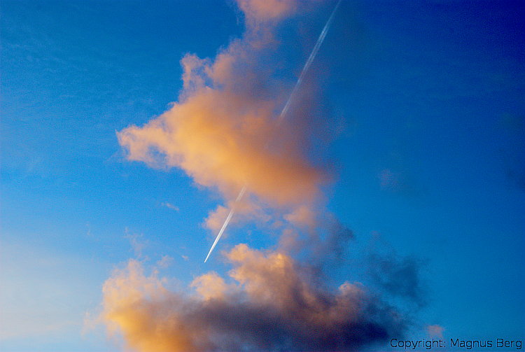 flygplan-och-moln.jpg